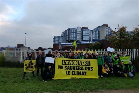 Seine Saint Denis Des militants de Greenpeace jugés pour avoir repeint