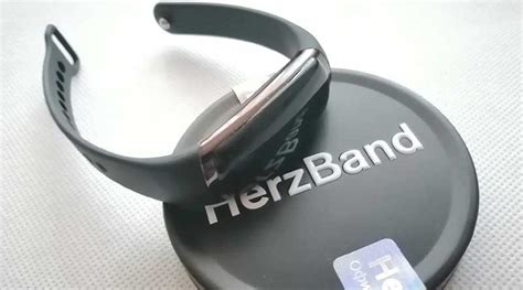 Обзор HerzBand Lite: фитнес-браслет с измерением артериального давления ...