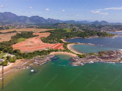 Imagem De Drone Em Uma Manh Ensolarada Do Condom Nio Alphaville As