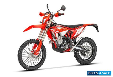 Beta Motorcycles Unleashes Rs Series In Us Street Legal Enduro