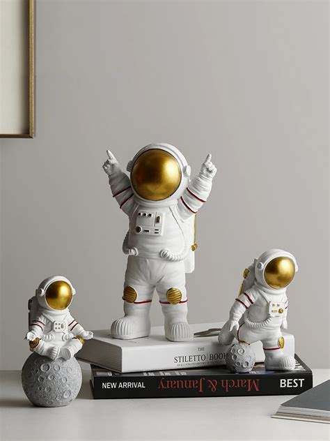 Nordic Modern Astronaut Miniature Figurines Resin Craft Home Fairy