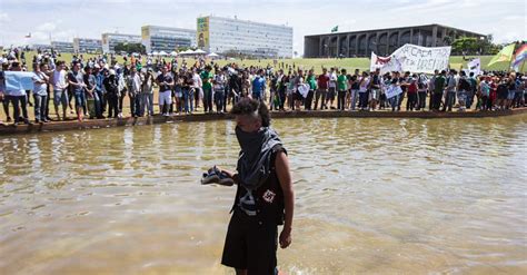 Comemora Es E Protestos No De Setembro Fotos Uol Not Cias