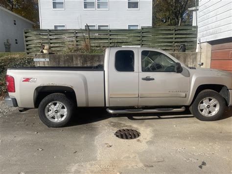 Chevy Silverado, Z71 4 x 4 145,377 miles | Live and Online Auctions on ...