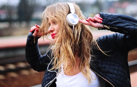 Wallpaper girl portrait headphones blonde for mobile and desktop section настроения