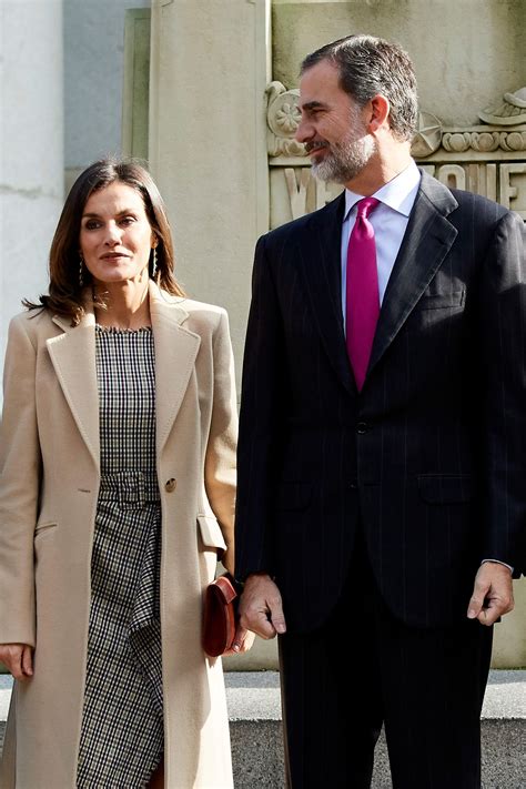 La Reina Letizia Tiene El Vestido De Cuadros Perfecto Para Tus Looks De