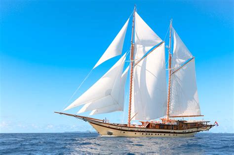 Charter Superyacht Lamima In Raja Ampat Indonesia — Yacht Charter