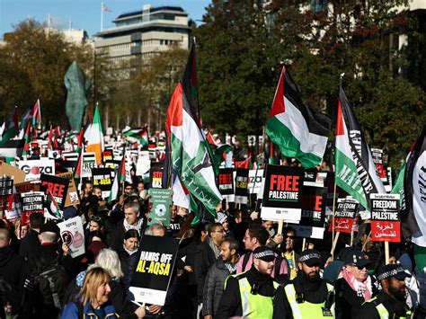 Hundreds of thousands march in London for Gaza cease-fire : NPR