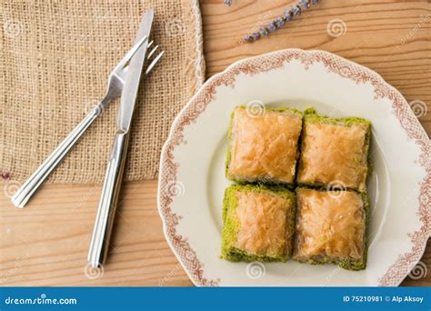 Baklava Avec La Pistache Dessert Traditionnel Turc Image Stock Image