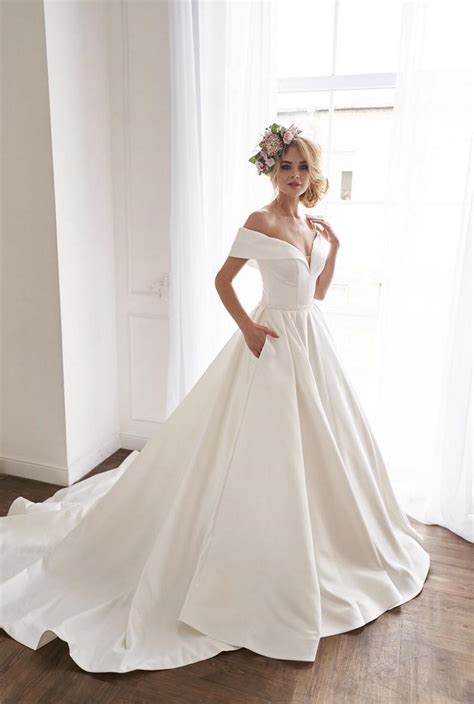 10 Most Common Wedding Dress Fabrics With Images Wedding KnowHow