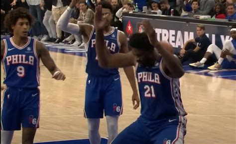 Nba Multa A Joel Embiid Por Bailecito Obsceno Video Quisqueya Peach