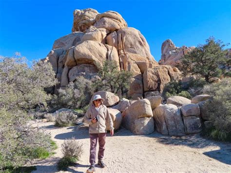 Hike the Hidden Valley Trail in Joshua Tree National Park! - Roadtripping California