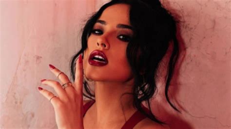 Desmiente embarazo Circula foto de Becky G con diminuto bikini FOTO El Heraldo de México