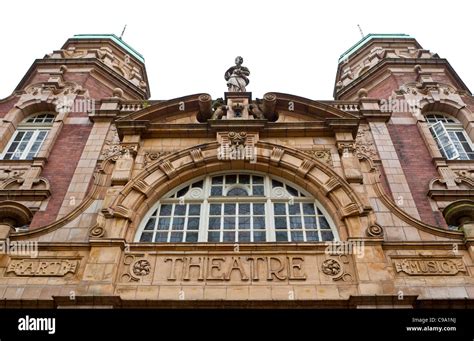 Front Elevation Of Richmond Theatre Stock Photo Alamy