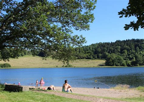 Baignade Plan D Eau D Anschald Auvergne Destination