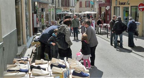 Mornant La Foire Des Places Cest Dimanche