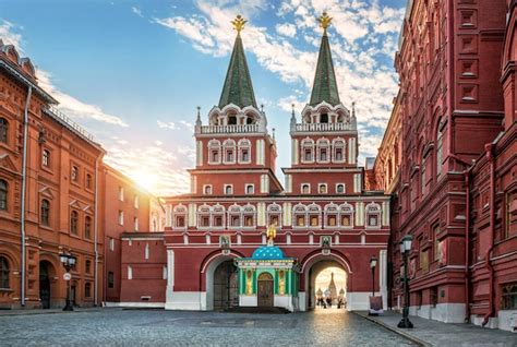 Premium Photo Resurrection Gate On Red Square In Moscow In The Early