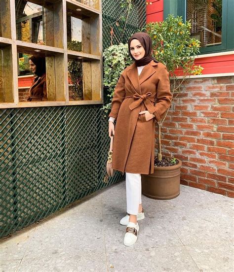 Hot Sexy Meryem Merve Avci Bikini Pics