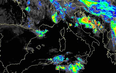 Maltempo Forti Temporali Nella Notte Nubifragi Tra Toscana E Umbria