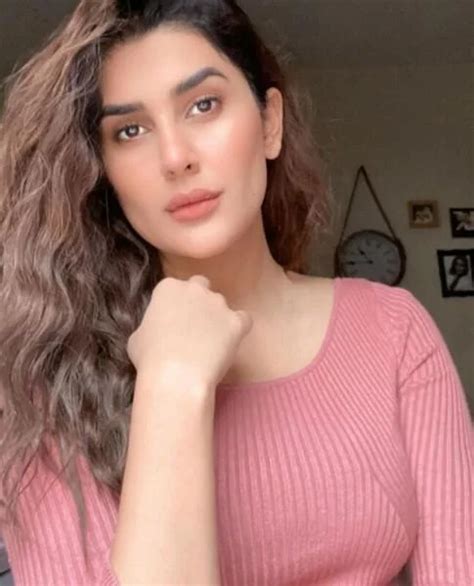 Kubra Khan Biography Age Education Relationship And Dramas