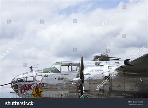 93 Nose Art Wwii Stock Photos Images And Photography Shutterstock