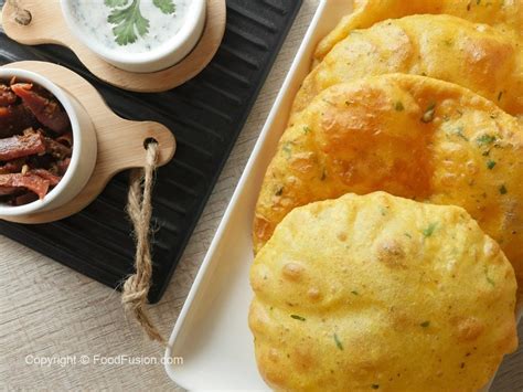 Aloo puri – Food Fusion