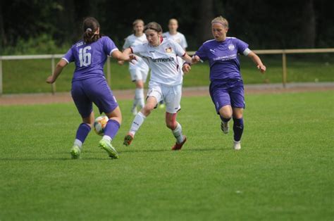 Mit Fotogalerie Internationales Mädchen Fußballturnier der Spvg