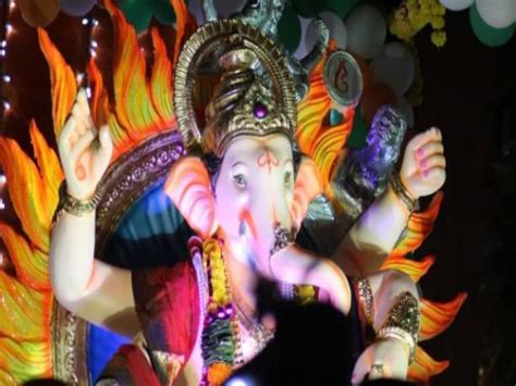 Lalbaugcha Raja Know Why Ganpati Of Lalbaugcha Raja Of Mumbai Is