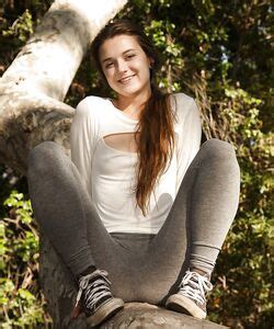 Pretty Hot Babe SunPorno