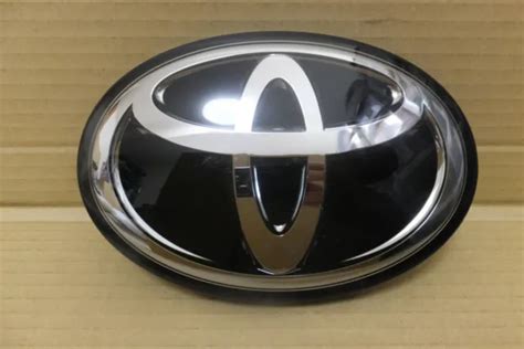 TOYOTA GENUINE 53141 71010 Radiator Grille Emblem Land Cruiser Tundra