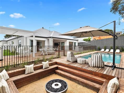 Pool builder in Gisborne, Melbourne - Blue Pools and Spas