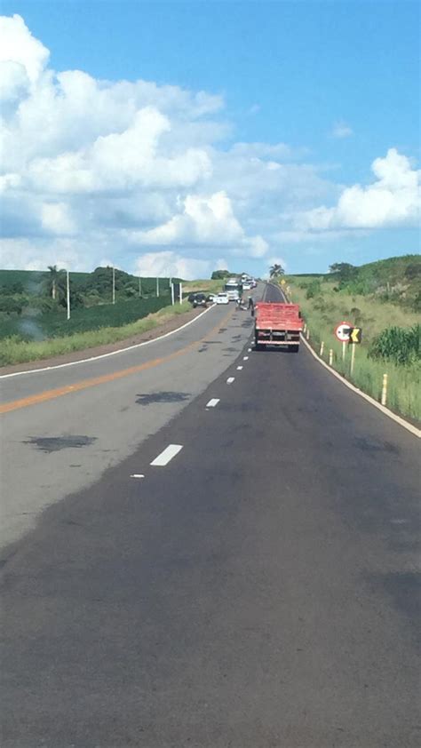 Bandidos Roubam Caminhonete Placas De Conc Rdia E Dois S O Mortos