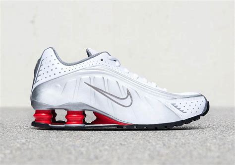 Nike Shox R4 Og 2018 White Comet Red Black Metallic Silver Release Date