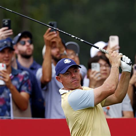 AT&T Lily Actress Turns Heads With Flirty Photo - The Spun