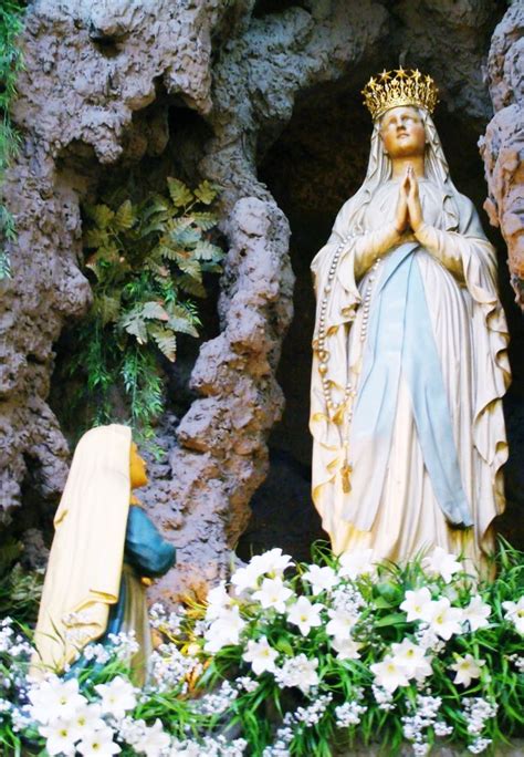 Totus Tuus Maria Foto Nossa senhora de lourdes Maria mãe de deus