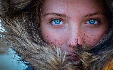 Blue Eyes Face Women Freckles Fur Portrait Wallpaper Coolwallpapers Me