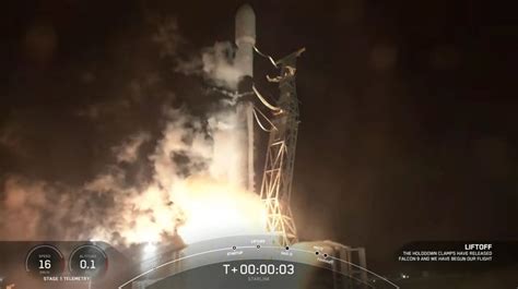 SpaceX wystrzeliwuje 46 satelitów Starlink pocisk lądowy do morza