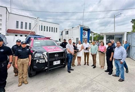 Rodrigo Calder N Entrega Patrullas Equipo T Ctico Y Uniformes A