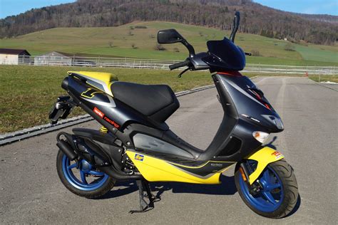 Motorrad Occasion Kaufen APRILIA SR 50 Ditech 45km H Motoshop Ziegler