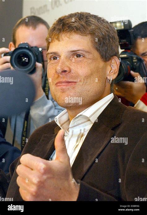 Dpa German Cyclist Jan Ullrich Gives The Thumb Up Sign During A