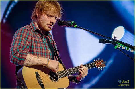 Ed Sheeran Performs For A Giant Crowd In Las Vegas Photo 712443