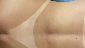 Recibiéndolo por el culo completo en rojo XVIDEOS