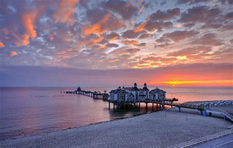 Wallpapers for theme Sellin Pier