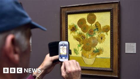 Van Gogh S Sunflowers Back On Display After Oil Protesters Threw Soup On It