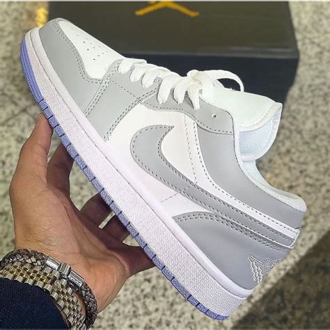 Tênis Nike Air Jordan 1 Botinha Cano Baixo Low Cinza Branco Preto Roxo