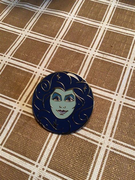 Walt Disney World 50th Anniversary Mystery Pin Madame Leota The Haunted