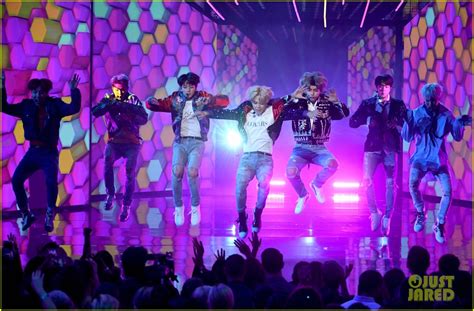 BTS Rocks The AMAs 2017 With DNA Performance Video Photo 3990218