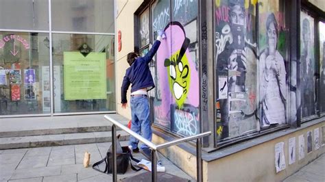 Los grafiteros le deben a Barcelona 200 000 euros de multas en cuatro años