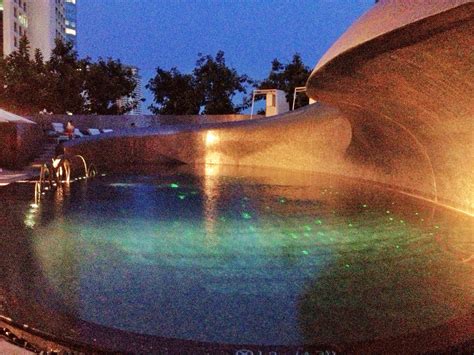 The pool at W bangkok Hotel. | Architectuur