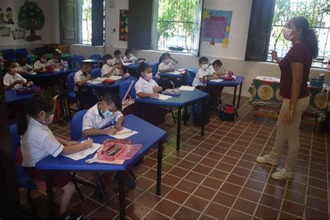 Ciclo Escolar Inicia Entre Controversia Por Nuevos Libros De Texto En