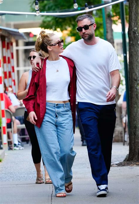 Jennifer Lawrence In A White Tee Was Seen Out In New York